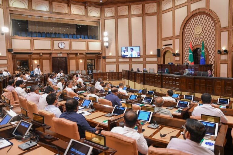 އިޒްރޭލު ޕާސްޕޯޓު މަނާ ކުރުމުގެ ބިލު ރައްޔިތުންގެ މަޖިލީހުން ފާސްކޮށްފި