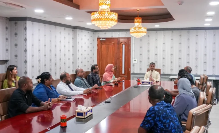 ބޯންމެރޯ ހެދުމަށް މި މަހު ފުރާ ކުދިންނާ މިނިސްޓަރ ނާޒިމް ބައްދަލުކުރައްވައިފި