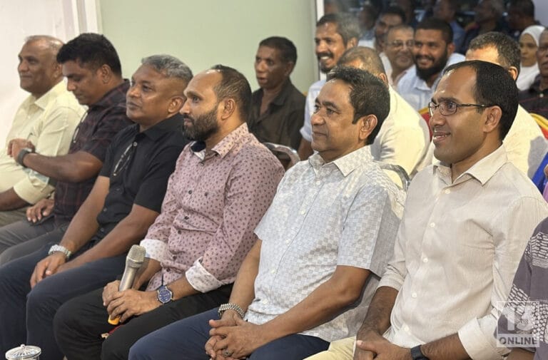 ޕީއެންއެފްގެ ޖަލްސާގައި ނޫސްވެރިޔާ މަދަދާއަށް ފުރައްސާރަކުރުމުން ބްރޯޑްކޮމްގެ ކަންބޮޑުވުން