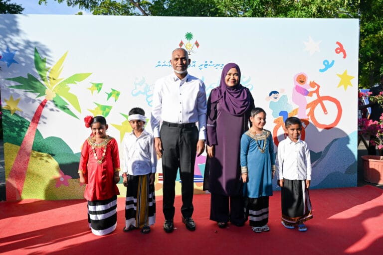 ކުޑަކުދިންގެ ހަވީރުގެ ކަންކަން ރައީސްގެ ދެކަނބަލުން ބައްލަވާލައްވައިފި