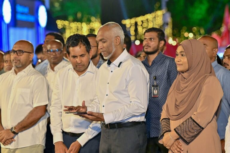 ދިވެހީންގެ އުފެއްދުންތެރިކަމުގެ މައުރަޒު ރައީސް ހުޅުއްވައިދެއްވައިފި