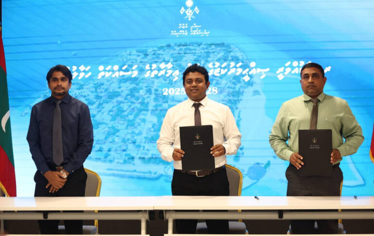 18 ރަށެއްގައި ސިއްޙީ ޚިދުމަތް ފޯރުކޮށްދޭ ތަންތަން އިމާރާތްކުރުމަށް 3 ކުންފުންޏަކާ ހަވާލުކޮށްފި