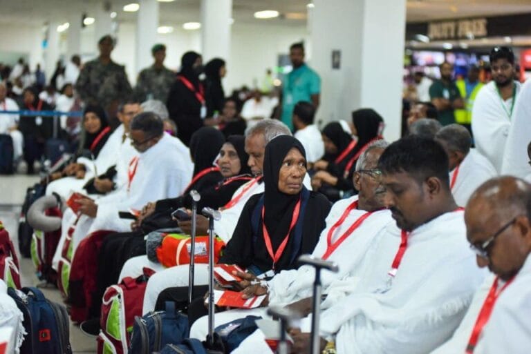 ރައީސް އެދިވަޑައިގެންނެވި ގޮތަށް ހައްޖުވެރިންގެ ޑެބިޓު ކާޑުގެ ލިމިޓު 2،000 ޑޮލަރަށް ބީއެމްއެލްއިން އިތުރުކޮށްދީފި