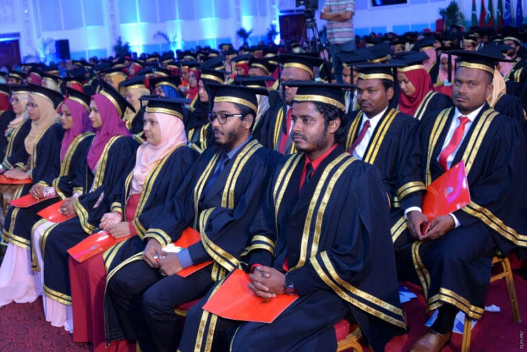ސްޓޫޑެންޓް ލޯނަށް އެދި 1300 އެޕްލިކޭޝަން