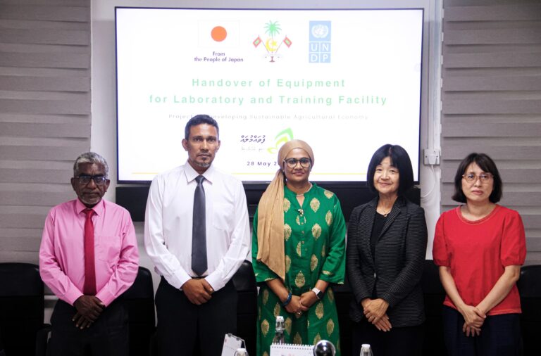 ދަނޑުވެރިކަމުގެ ލެބޯޓަރީއަށް ބޭނުންވާ ތަކެތި ހަވާލުކޮށްފި