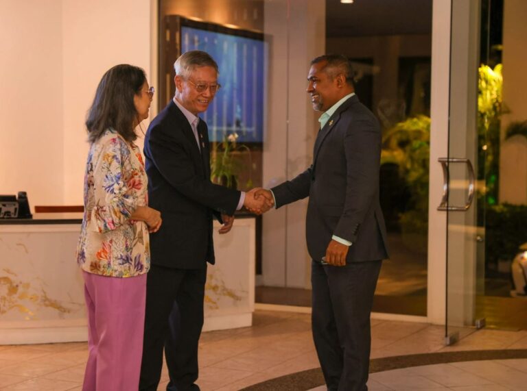 ރާއްޖޭގެ ތަރައްގީއަށް ސިންގަޕޫރުން ދެއްވާ އެހީތެރިކަމަށް ޚާރިޖީ ވަޒީރުގެ ޝުކުރު