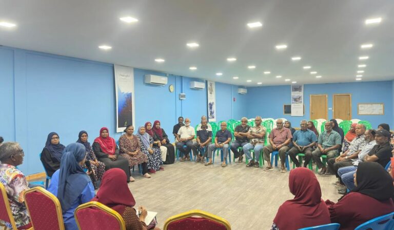 މިނިސްޓަރު މާރިޔާ ފުވައްމުލައް ސިޓީގެ ދަނޑުވެރިންނާ ބައްދަލުކުރައްވައިފި