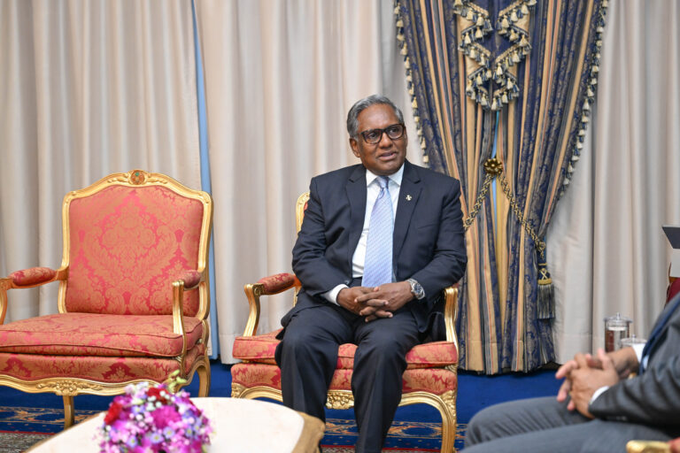 ލޯނުތައް ނަގައިގެން ރައްޔިތުންނަށް ފައިދާތައް ކުރި، ދަރަނި ދެއްކުމަށް އެންމެންގެ އެއްބާރުލުން ބޭނުންވާނެ: ރައީސް ވަހީދު