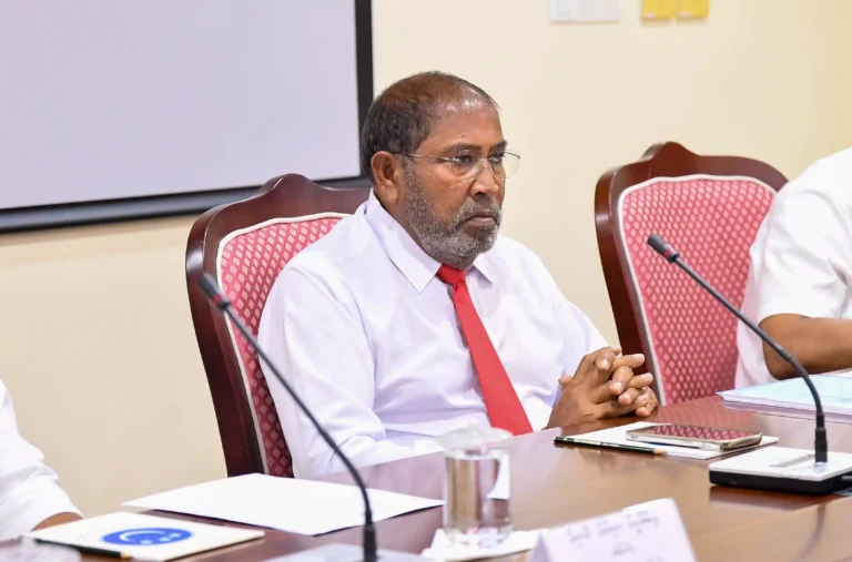 ކާޑެއްދޫ އެއާޕޯޓުގެ އެއްބަސްވުން ބާތިލުކޮށް، ބަދަލުގެ ގޮތުގައި ވިލާ އެއާއަށް 18 މިލިއަން ޑޮލަރު ދެނީ