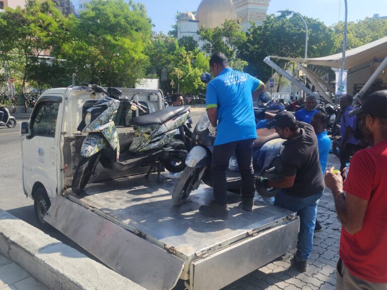 އާޓިފިޝަލް ބީޗު ސަރަހައްދުގައި ޕާކުކުރާ އުޅަނދުތައް ވެސް ޓޯކުރަން ނިންމައިފި