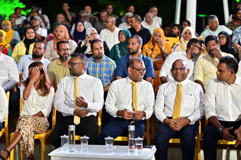 ނަޝީދަށް މަރުހަބާ ދެންނެވުމަށް އެމްޑީޕީން ބޭއްވި ޖަލްސާގައި ސޯލިހު ބައިވެރިވަޑައިނުގެންނެވި