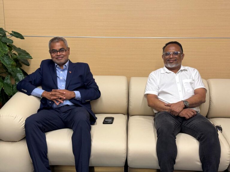 ރަސްމީ ދަތުރުފުޅެއްގައި މިނިސްޓަރު ތޯރިގު ފްރާންސަށް ފުރާވަޑައިގެންފި