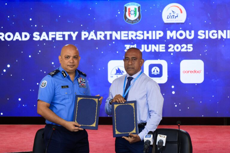 ރޯޑް ސޭފްޓީ ޕާާޓްނަރުންގެ ގޮތުގައި ދިވެހި ފުލުހުންގެ ޚިދުމަތާއި ތިން ކުންފުންޏަކާ ދެމެދު އެއްބަސްވުމެއްގައި ސޮއިކޮށްފި