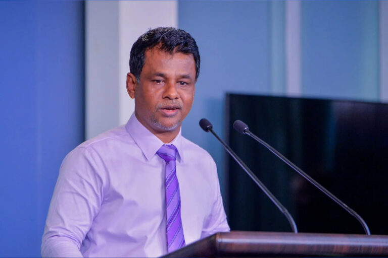ސެޕްޓެމްބަރު މަހުގެ ނިޔަލަށް ޑައިލިސިސްގެ ޚިދުމަތް ހުރިހާ އަތޮޅެއްގައި ފެށޭނެ: މިނިސްޓަރު
