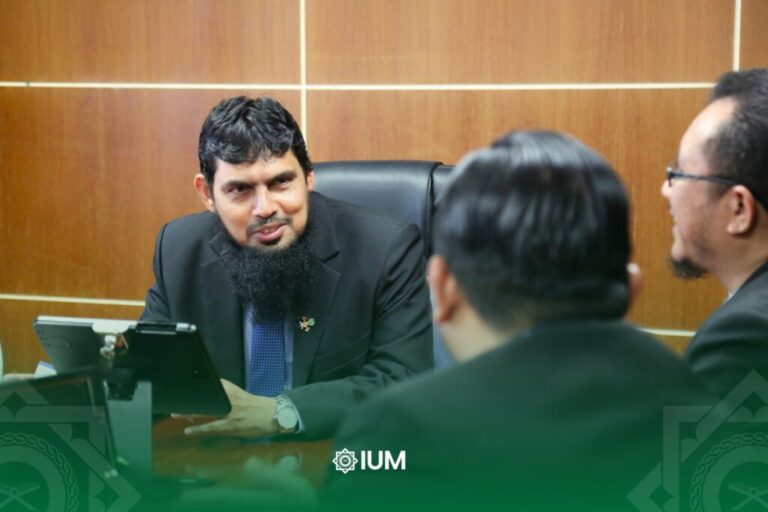 އައިޔޫއެމްއާ ޖެހިގެން އޮތް ޕާކްގެ ހިމެނޭ ބިން އެ ޔުނިވާސިޓީއަށް ލިބިއްޖެ