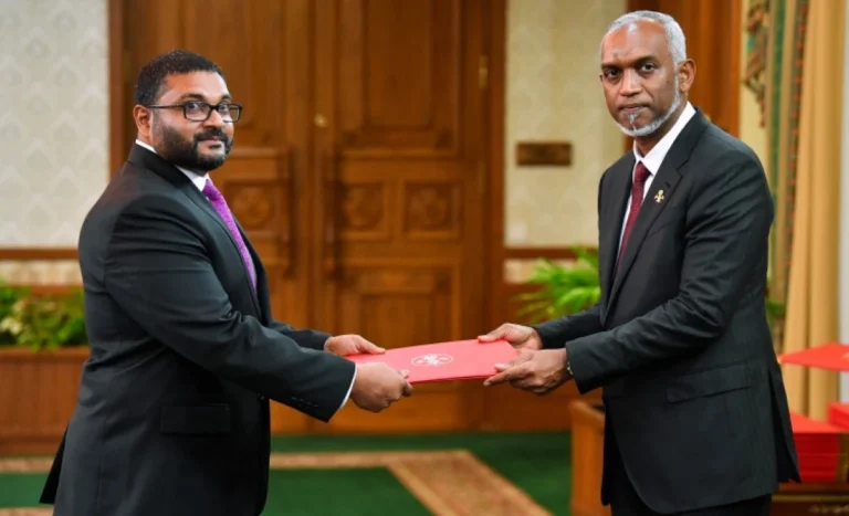 ދިފާޢީ ބާރު ވަރުގަދަ ކުރުމަށް ރައީސް ކުރައްވާ މަސައްކަތްޕުޅަށް، ޣައްސާންގެ ތަޢުރީފު