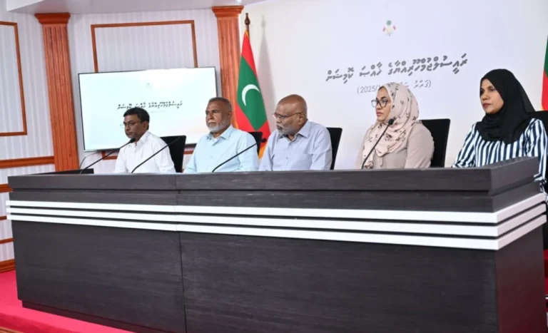 ރިޔާސީ ކޮމިޝަނުގެ ރިޕޯޓް ރައީސްއަށް އަރުވައިފި