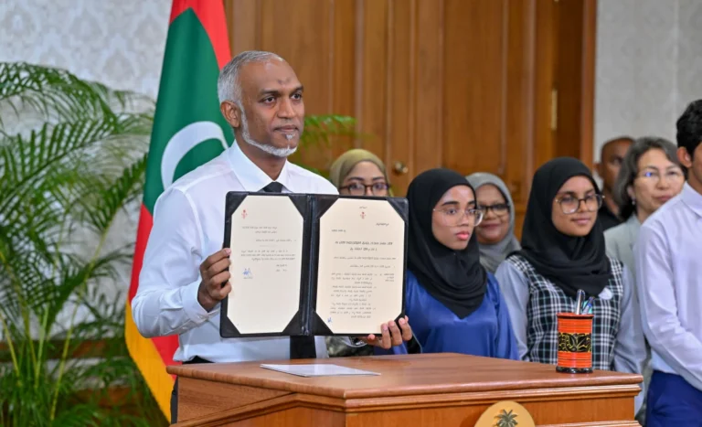 ދުންފަތުގެ އިސްތިޢުމާލް ނުކުރާ ރަށްރަށުގެ  ރައްޔިތުންނަށް ފައިސާގެ އިނާމެއް ދޭން ދިރާސާއެއް ހަދަނީ