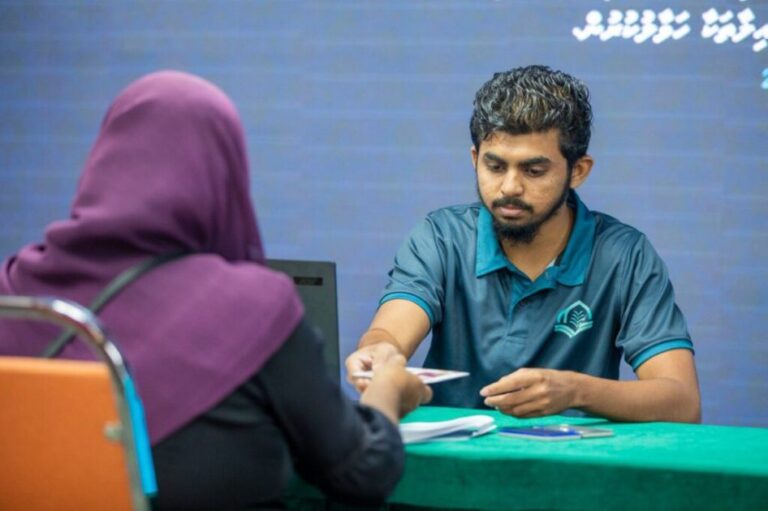ފަގީންނާއި މިސްކީނުންގެ ދަފްތަރުގައި ރަޖިސްޓްރީވާން ހުޅުވާލައިފި