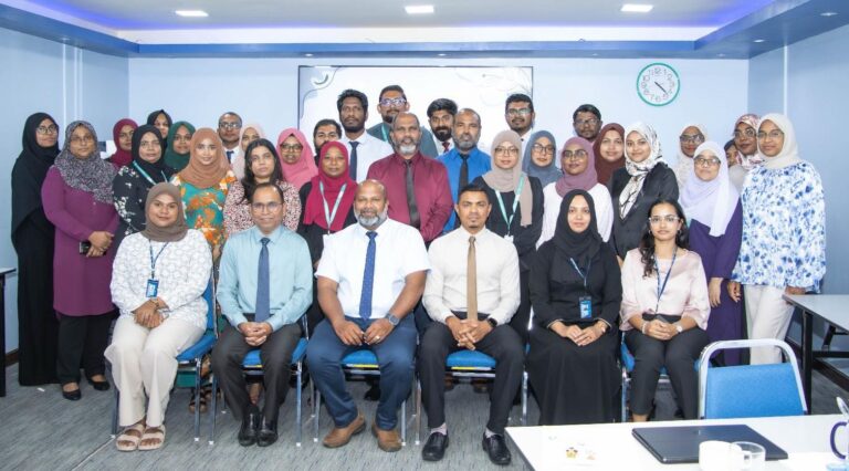 ޔުއަރ މައިންޑް މެޓާސް:  ގެ ނަމުގައި ސިވިލް ސާވިސް ކޮމިޝަންގެ މުވައްޒަފުންނަށް ސެޝަންތަކެއް ކުރިއަށް ގެންގޮސްފި