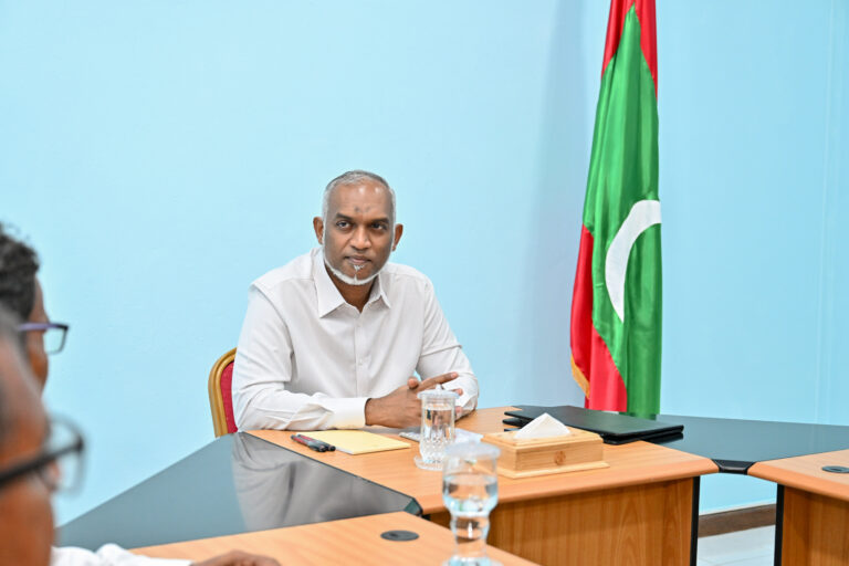 ސިޔާސީ މަގާމްތަކުގައި ތިބީ 922 މީހުން: ރައީސް އޮފީސް