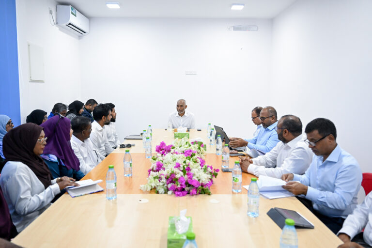 ރައީސް މާފަރު ކައުންސިލާއި ބައްދަލުކުރައްވައި ރައްޔިތުން އެންމެ ބޭނުންވާ ކަންކަމާ ގުޅޭގޮތުން މަޝްވަރާކުރައްވައިފި