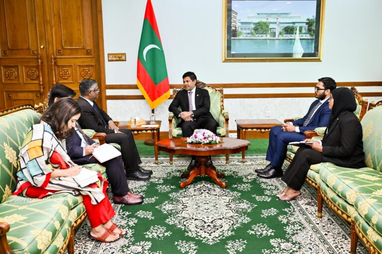އިންޑިއާ ސަފީރު، ނައިބުރައީސް ގެ އަރިހަށް އިޙުތިރާމުގެ ޒިޔާރަތެއް ކުރައްވައިފި