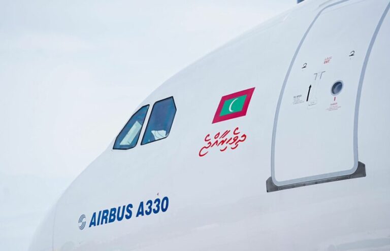މޯލްޑިވިއަންގެ ބޯޓުތަކުގައި ތާނަ އަކުރުން ‘ދިވެހިރާއްޖެ’