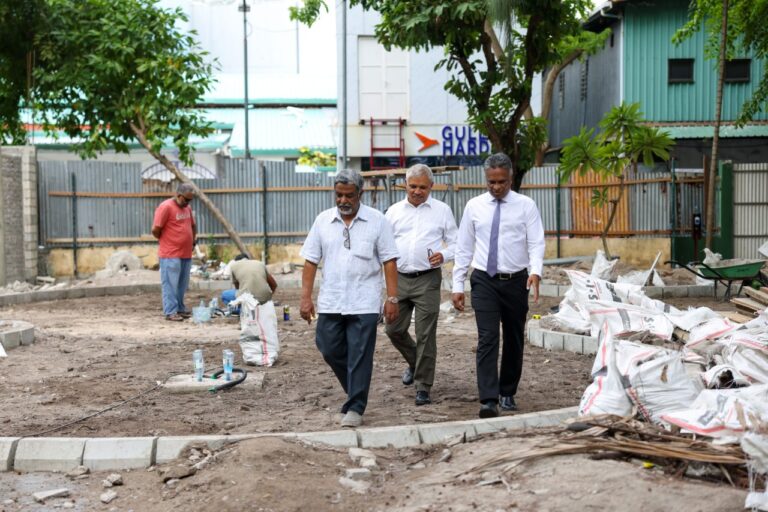 ސިޓީ ޕާކްގެ މަސައްކަތް ކުރިއަށްދާގޮތް މޭޔަރު ބައްލަވާލައްވައިފި
