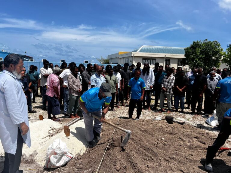 އަބްދުއްރަހްމާންގެ ޖަނާޒާ ބާއްވައިފި