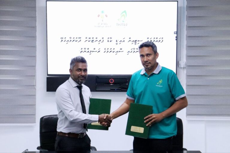 ފުވައްމުލަކުގައި އައިޑީ ކާޑު ޕްރިންޓުކުރުމުގެ ހިދުމަތް ފަށައިފި