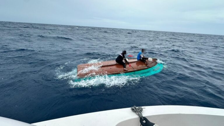 ޑިންގީއެއް ބަންޑުން ޖަހާލައި، ކަނޑުވި ބަޔަކު ސަލާމަތްކޮށްފި
