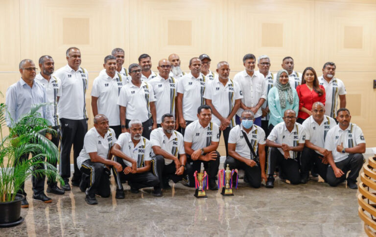 ހުއަހިން ސިކްސެސް ކްރިކެޓް މުބާރާތުން ރަންވަނަ ހޯދި ރާއްޖޭގެ ޓީމަށް ހޫނު މަރުހަބާއެއް ކިޔައިފި