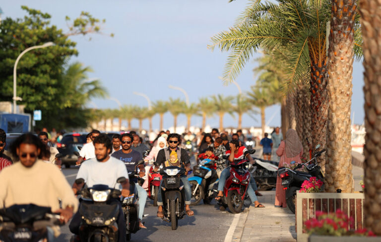 މިނިވަން ދުވަހުގެ ހަަރަކާތްތަކާއި ގުޅިގެން ތިން ދުވަހެއްގައި ވެހިކަލް މަނާ ގަޑިތަކެއް ކަނޑައަޅައިފި