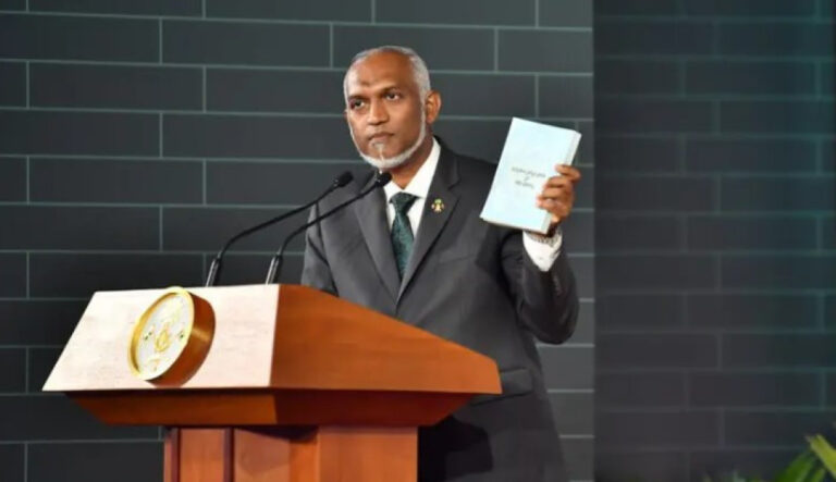 ލިޔުންތެރީން ވާންޖެހޭނީ ދީނާއި ޤައުމާއި ވަޠަނުގެ ދިފާޢުގައި މަތިވެރި ޖިހާދެއް ކުރާ ބަޔަކަށް: ރައީސް