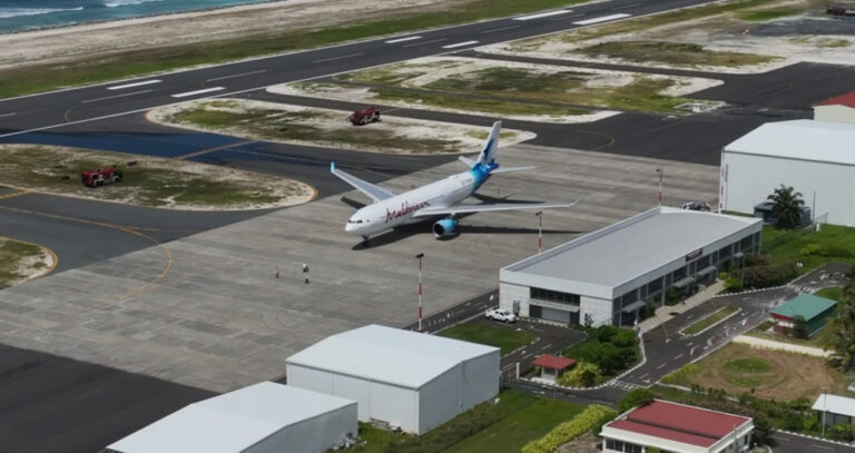 މާފަރު އެއަރޕޯޓުގެ ޓާމިނަލް ބޮޑުކޮށް ހޮޓަލެއް ތަރައްޤީކުރާނަން: ރައީސް
