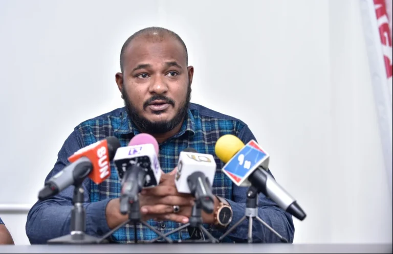 ކުޅުދުއްފުށީގައި އެމްޑީޕީން ޖަލްސާ ބާއްވަން ނިންމީ މާލެއިން ނުކުންނާނެ ބަޔަކު ނުވެގެން: ޝުޖާއު