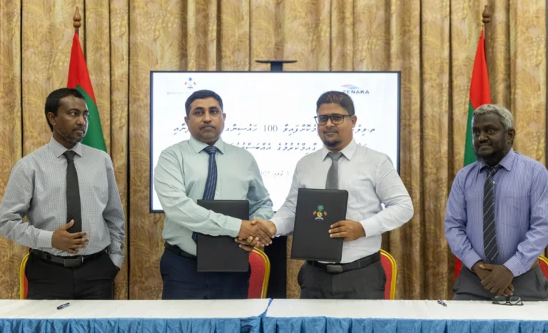ވިލުފުށީގެ 100 ހައުސިން ޔުނިޓަށް ފެނާއި ނަރުދަމާ ގުޅަން ފެނަކައަށް