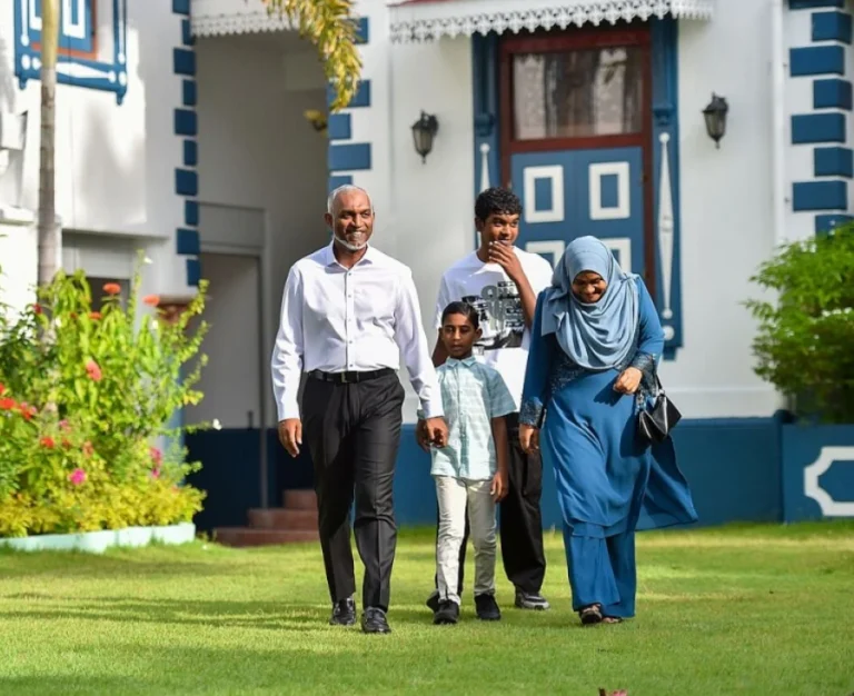 ރައީސްގެ ދަރިކަލުންގެ އަބުރަަށް އަރައިގަތްކަން ސާބިތުވާކަމަށް ކޯޓުން ހުކުމްކޮށްފި