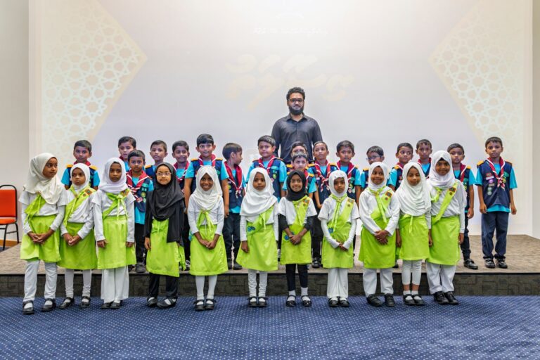 މުޙްޔިއްދީން ސްކޫލްގެ ދަރިވަރުންނަށް ނަމާދު ކޭމްޕު ކުރިއަށް ގެންގޮސްފި