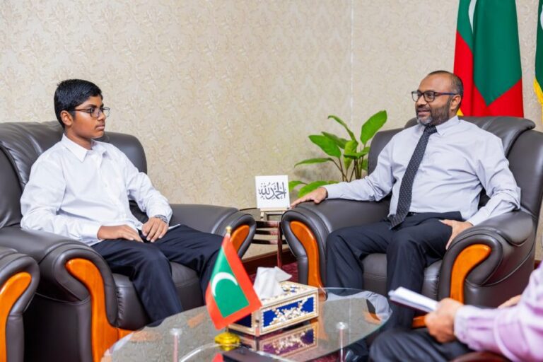 ބައިނަލްއަގުވާމީ ދެ ގުރުއާން މުބާރާތެއްގައި ރާއްޖެއިން ބައިވެރިވަނީ