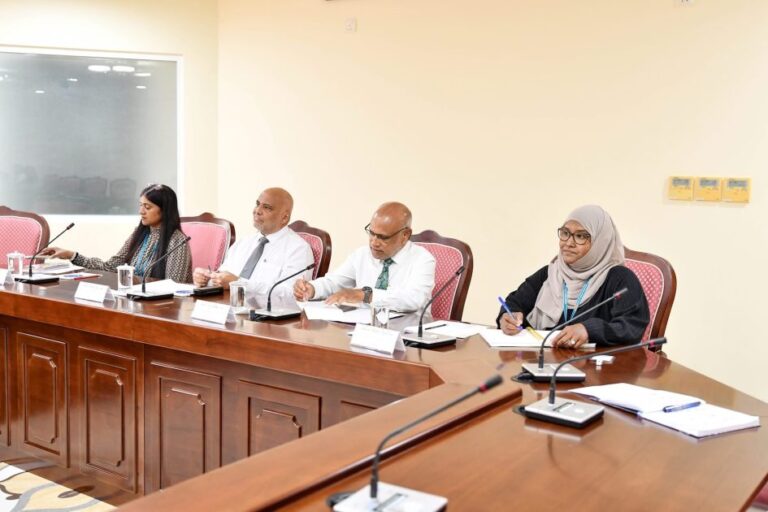 ސްޕެއިންގައި ކިޔަވާ ދަރިވަރުންނަށް ވިސާ ނެގުމުގައި ލުއިގޮތްތަކެއް ހަމަޖައްސައިފި