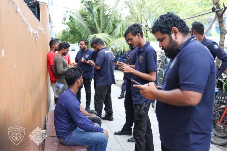 ގަވައިދާ ހިލާފަށް އުޅުނު 11 ބިދޭސީއަކު އިމިގްރޭޝަނުގެ ބެލުމުގެ ދަށަށް ގެންގޮސްފި