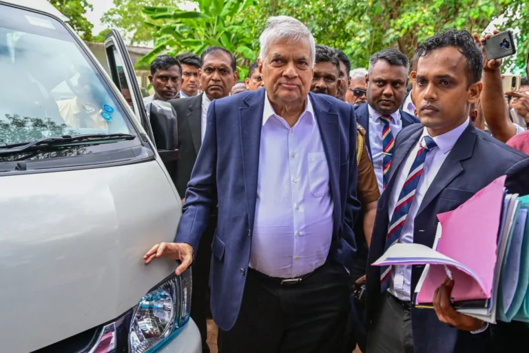 ރަނިލް ވިކްރަމަސިންހަ ހޮސްޕިޓަލަށް ބަދަލުކޮށްފި