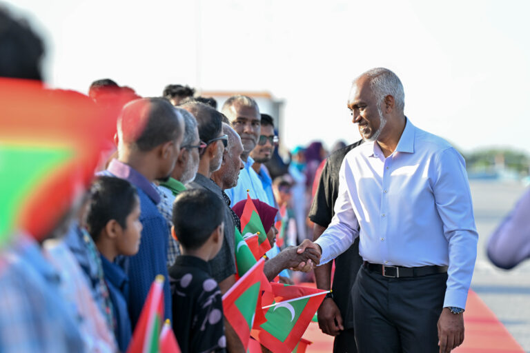 ތިލަދުންމަތީ ދަތުރުފުޅު ނިންމަވާލެއްވުމަށްފަހު ރައީސް މާލެ ވަޑައިގަންނަވައިފި