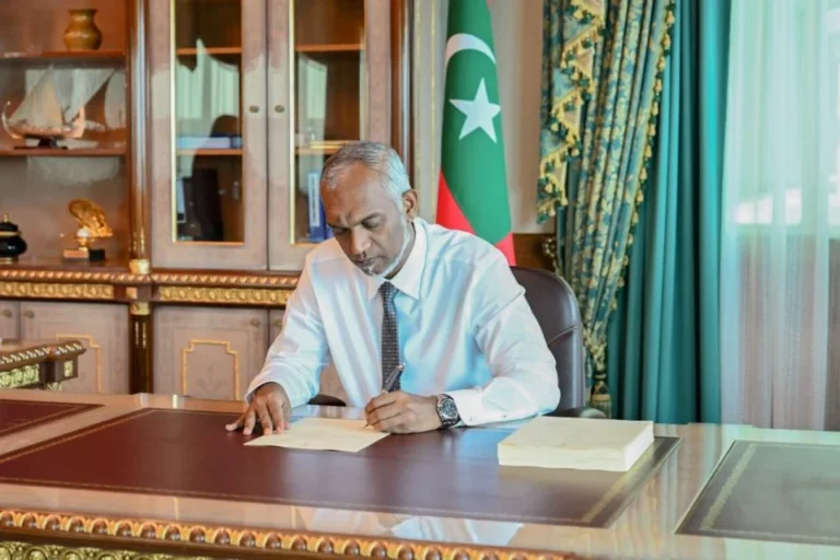 ލާމަރުކަޒީ ނިޒާމަށް ގެނައި އިސްލާހުތައް ތަސްދީގުކުރައްވައިފި