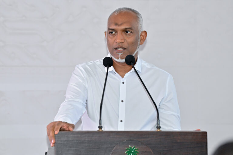 ފެހެންދުއަށް ޓީޗަރުން ހޯދައިދޭނެކަމުގެ ޔަގީންކަން ރައީސް ދެއްވައިފި 