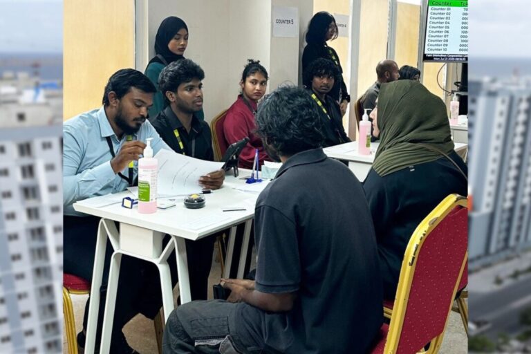 ގެދޮރުވެރިޔާ 1000 އަށްވުރެ ގިނަ އެއްބަސްވުމުގައި ސޮއިކޮށްފި
