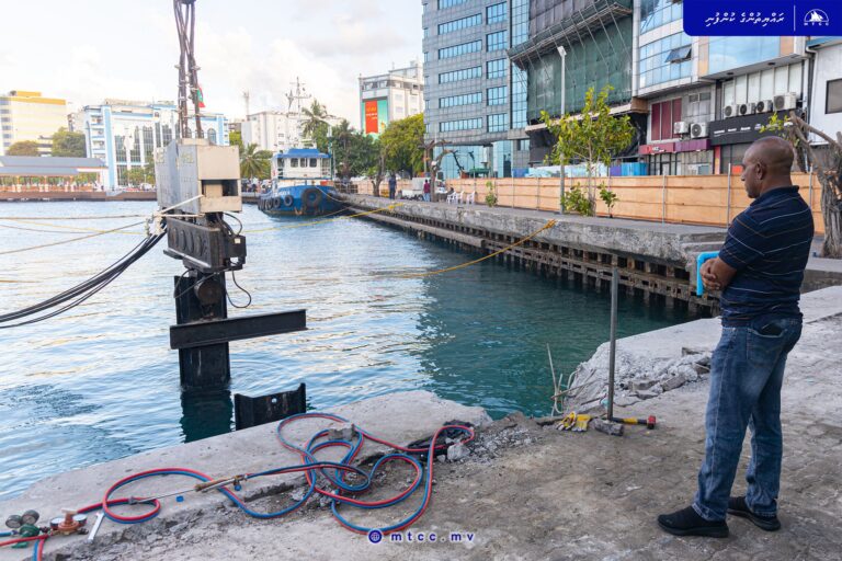 ބޮޑުތަކުރުފާނު މަގުގެ ފުރަތަމަ ސެގްމަންޓުގެ ޝީޓް ފައިލިން މަސައްކަތް ފަށައިފި