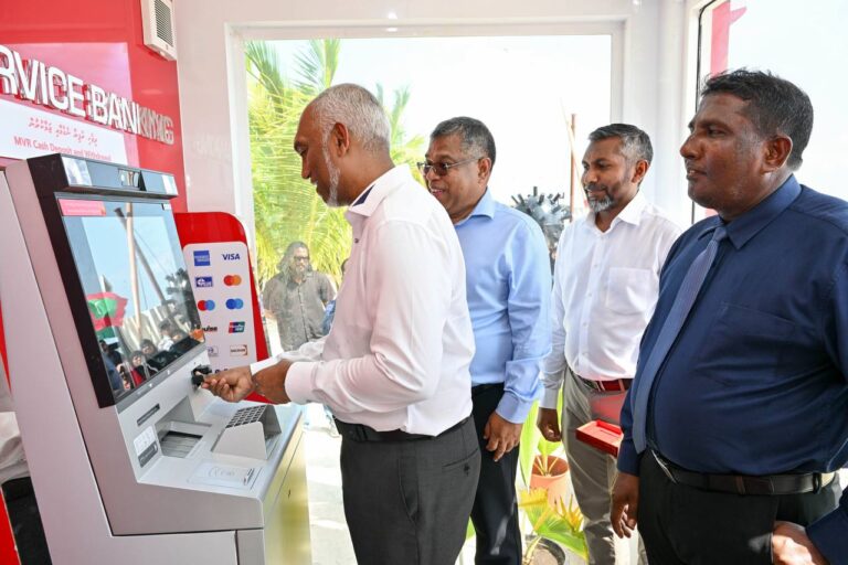 ބީއެމްއެލް އިން ބ. އަތޮޅުގެ މީހުން ދިރިއުޅޭ ހުރިހާ ރަށެއްގައި މި ހަފުތާގައި އޭޓީއެމްގެ ޚިދުމަތް ގާއިމުކުރަނީ